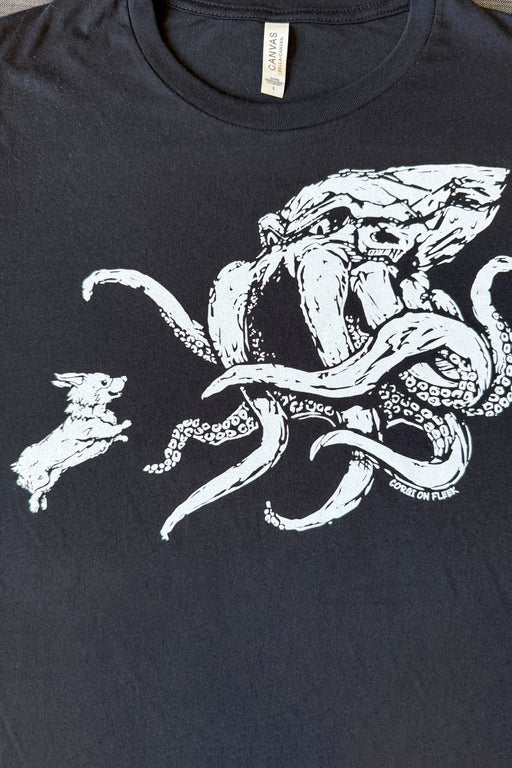 Corgi v Kraken Arm Battle Premium T-Shirt